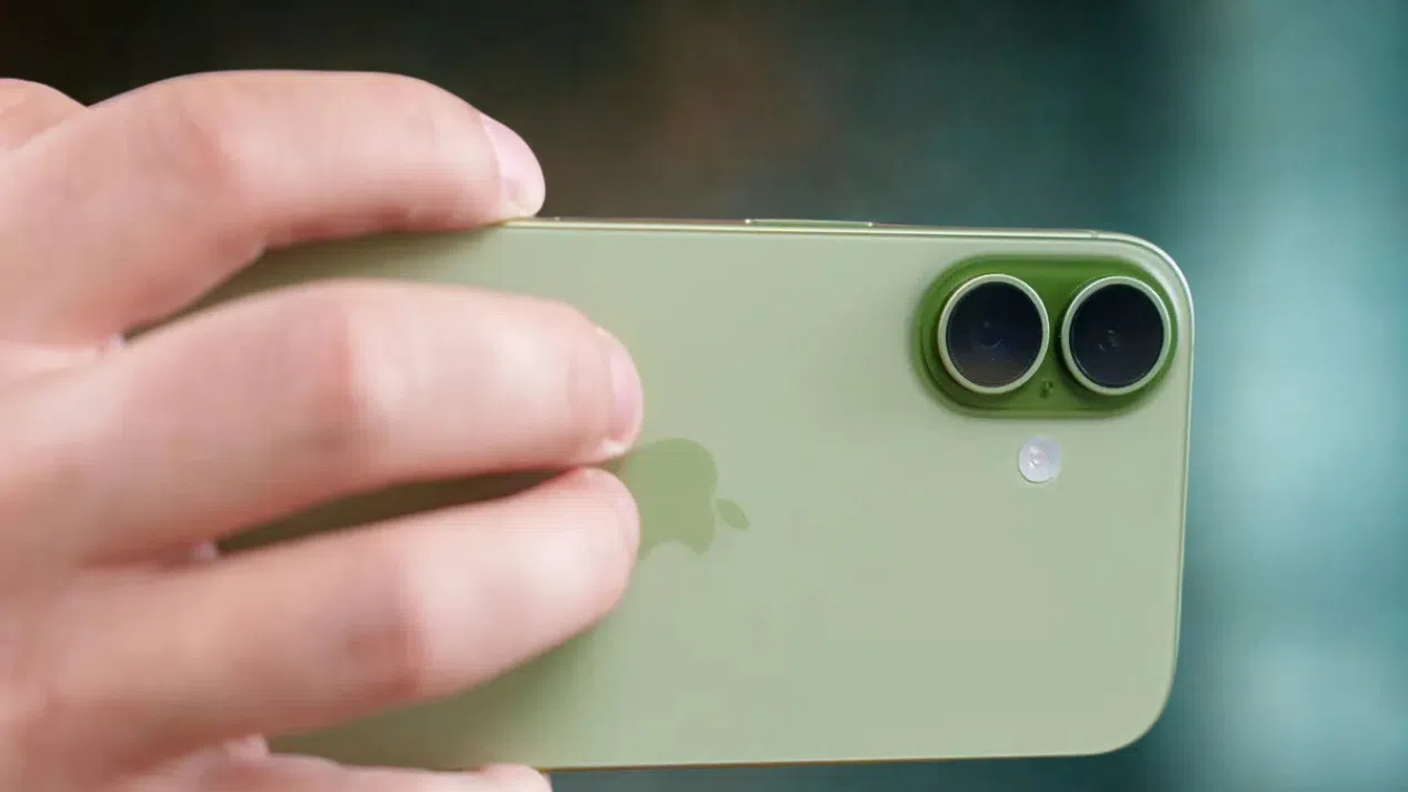 Europe Smartphone Market Q4 2025: Apple Leads with 33% Share