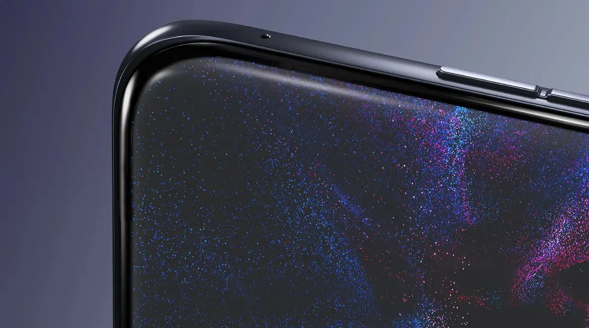 The Edge 70 Fusion has a quad-curved 6.78 inch OLED display