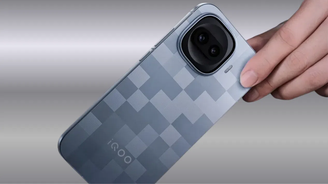 iQOO 15R Launches with Snapdragon 8 Gen 5 and 7,600mAh Battery